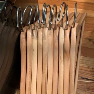 Wooden hangers 10pk
